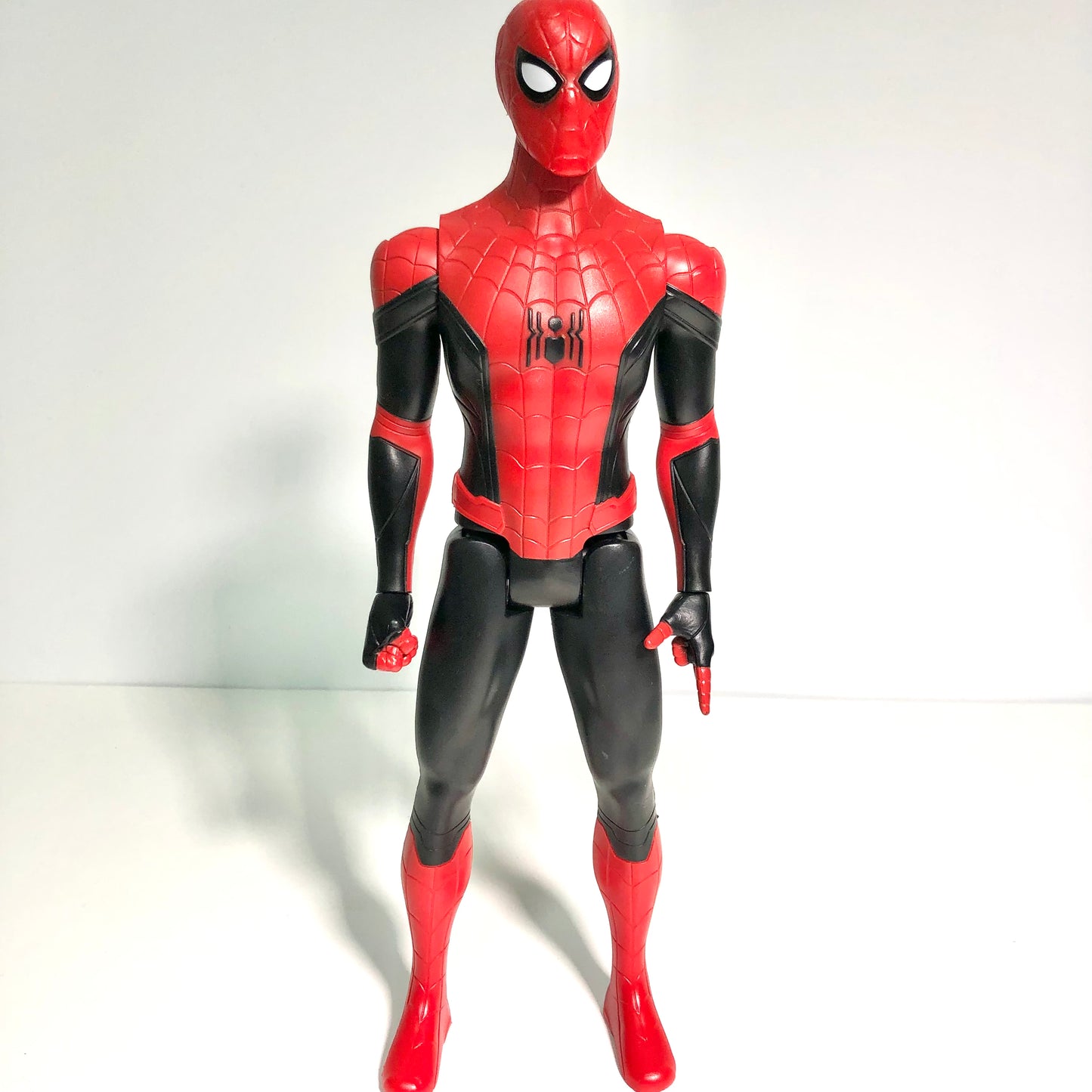 Marvel Spider-Man: No Way Home – Titan Hero Series Black & Red Suit (Hasbro F2052) – Japan Import – Action Figure