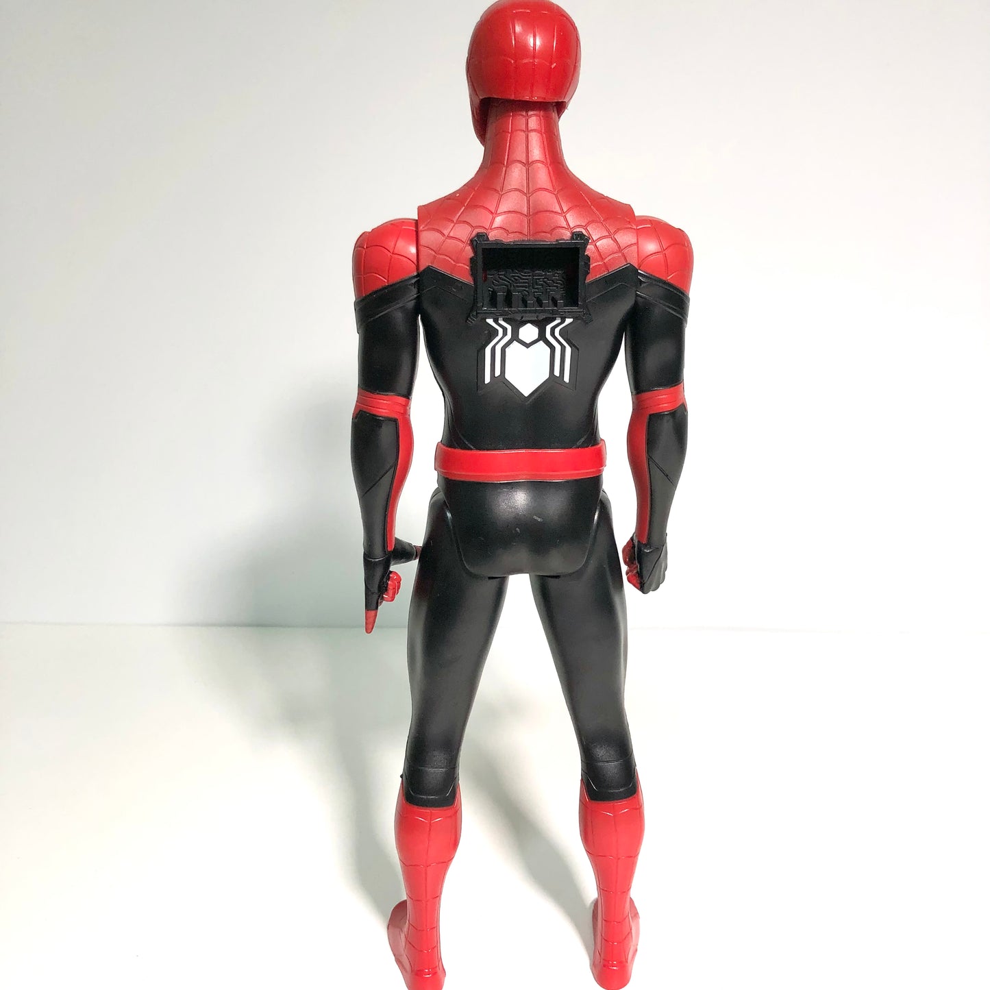 Marvel Spider-Man: No Way Home – Titan Hero Series Black & Red Suit (Hasbro F2052) – Japan Import – Action Figure