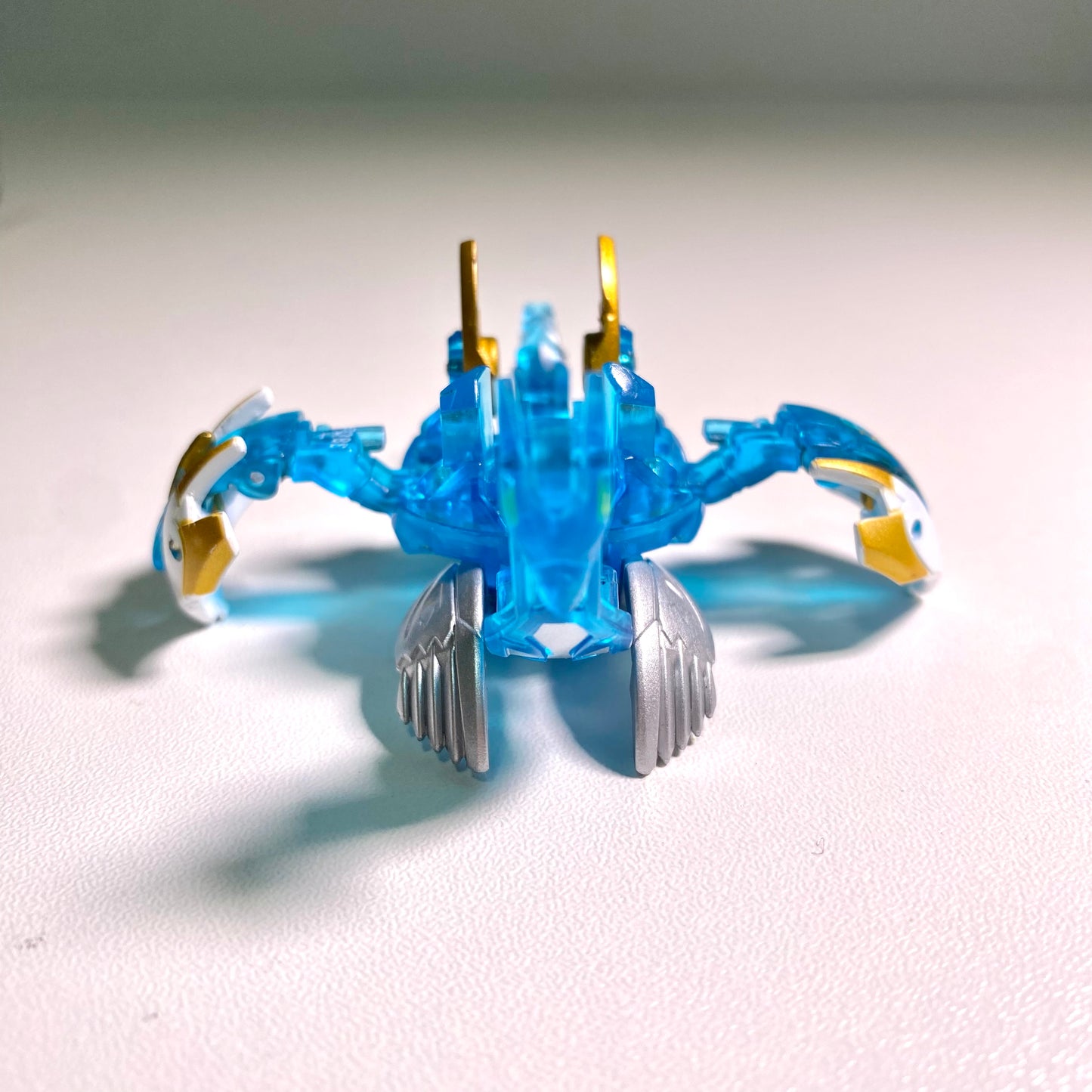 Bakugan   Saint Aquos Clear Blue Ver. (Loose / No Card)