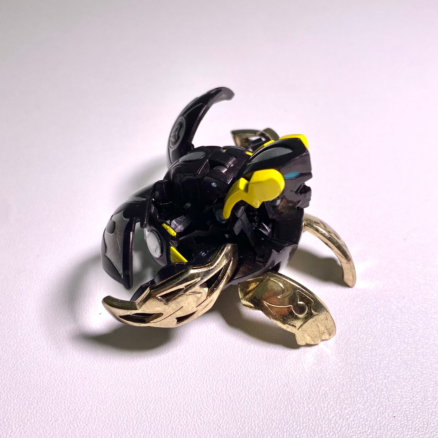 Bakugan Death Munikis (Loose / Gold Metal Cross / No Card)